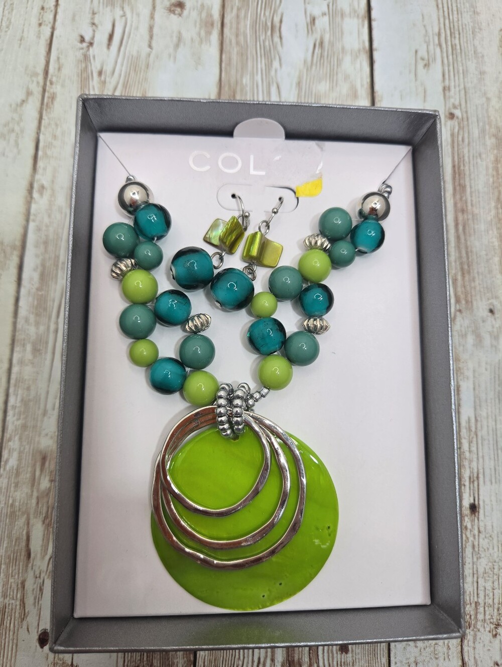 NIB Colorstreet Green & Teal Beaded Statement Necklace & Drop Earring Set 💚✨